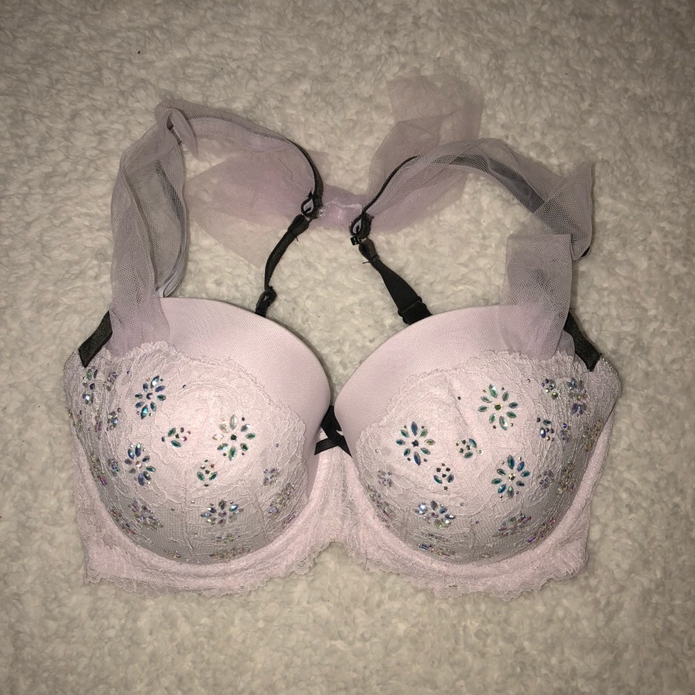 NEVER WORN• VS Dream Angels Lined Demi Bra
